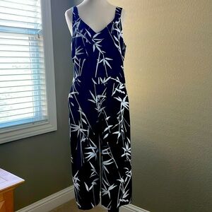 Banana Republic size 8 black & white jumpsuit